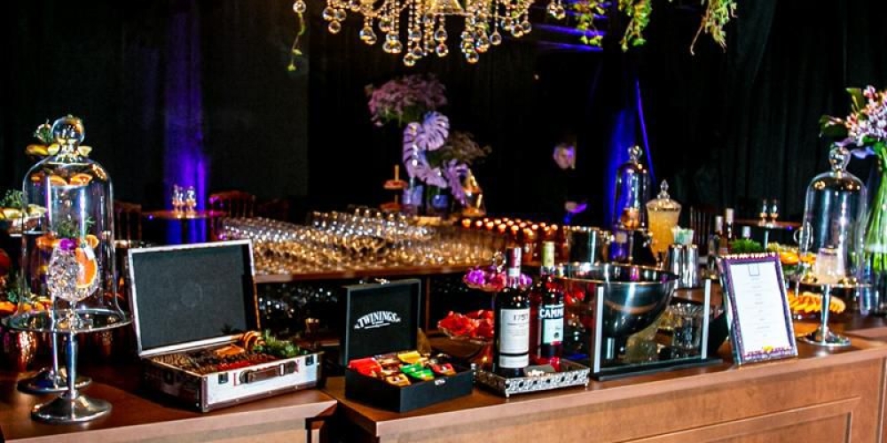 JUMPER BARTENDERS: A Escolha Perfeita para Transformar Seu Evento em uma Experiência Inesquecível