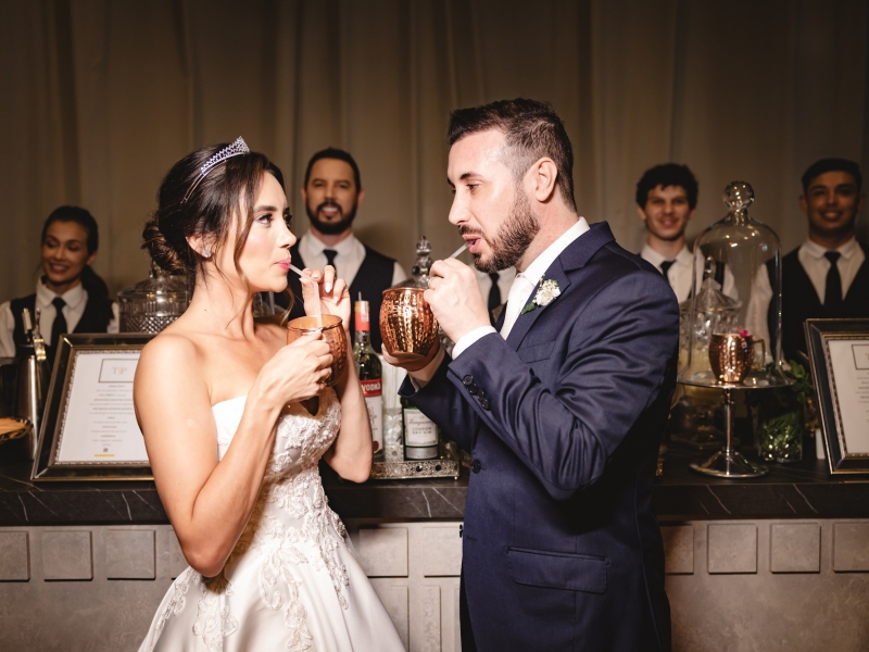 Por Que o Bar de Coquetéis do JUMPER BARTENDERS é Essencial para Seu Casamento!